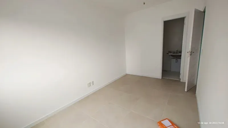 Apartamento sem mobília com vista para a cidade e montanhas — photo 21