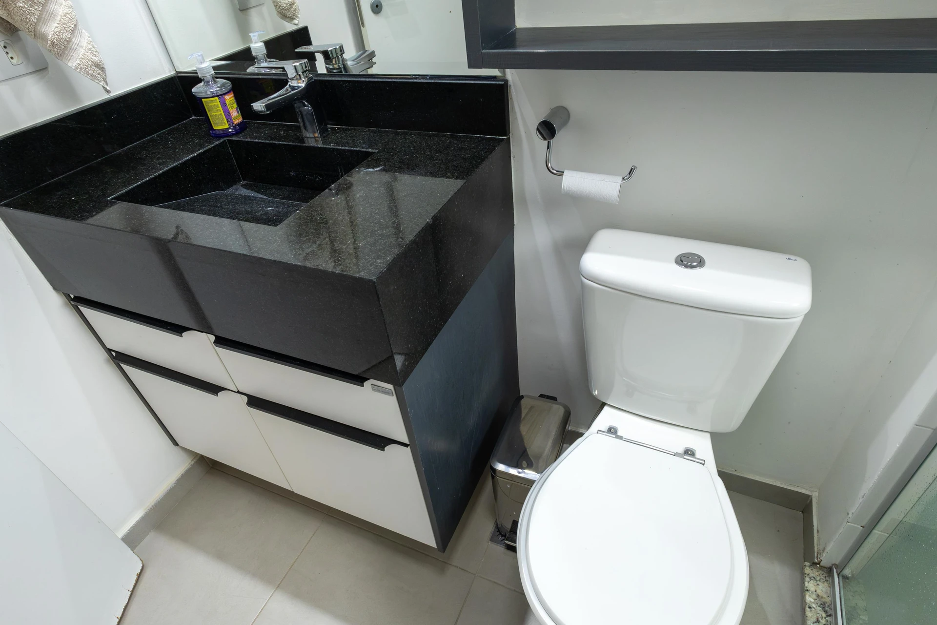 2-bedroom apartment with a glass-enclosed balcony — photo 35