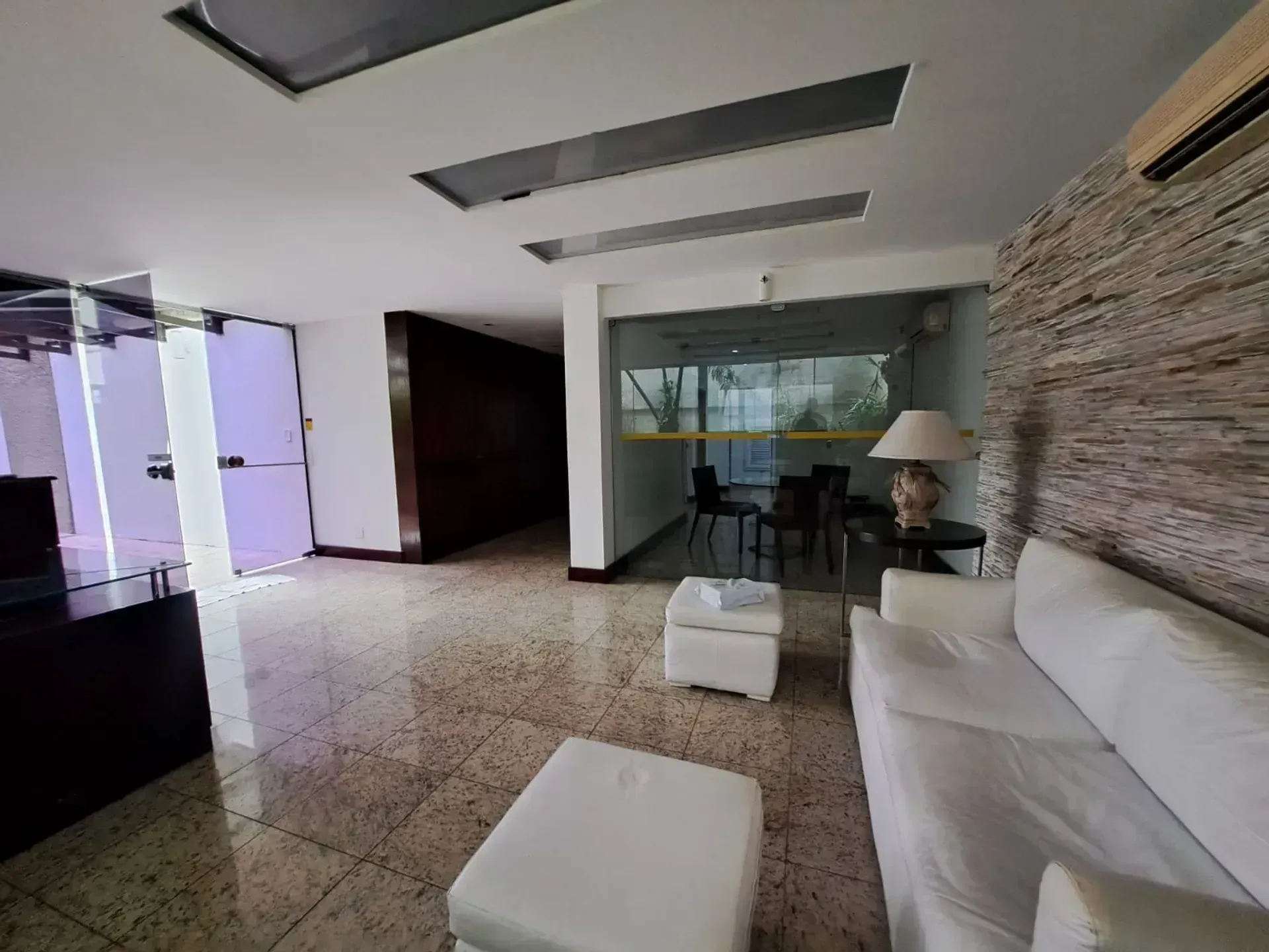 Furnished apartment with 4 bedrooms and 4 bathrooms — photo 4