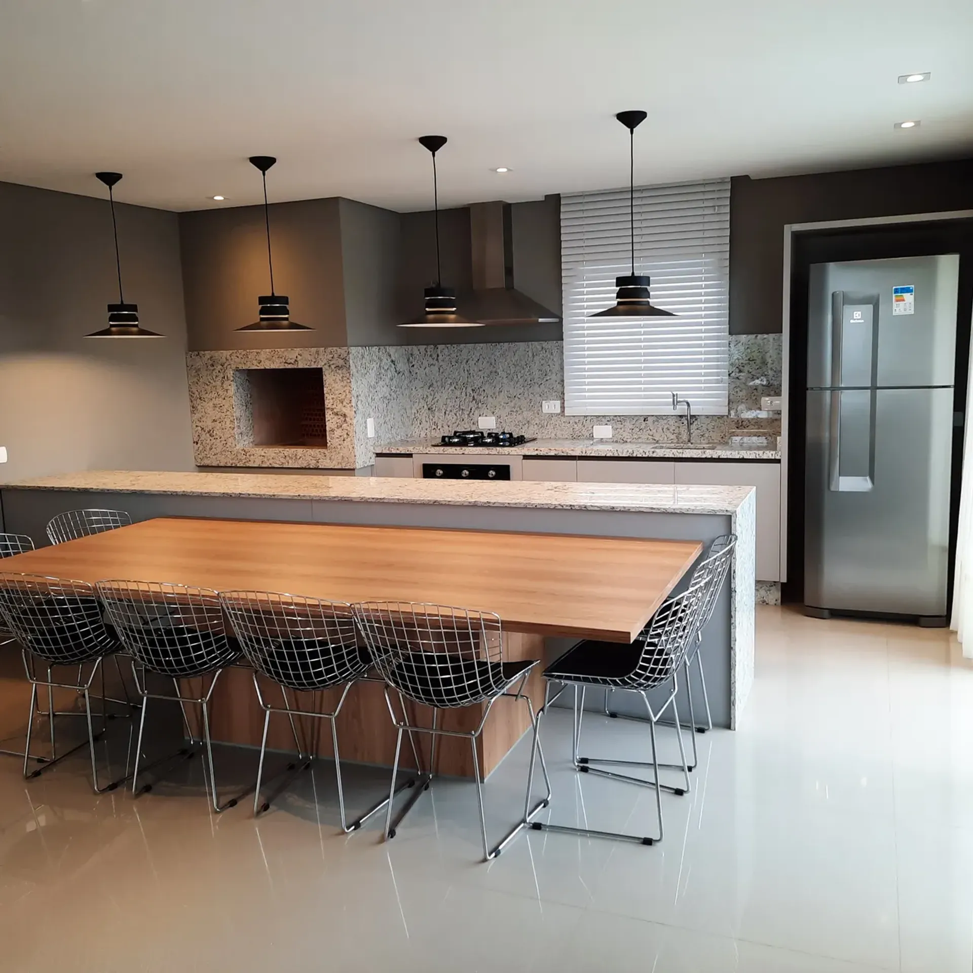 One-bedroom apartment in a building with a gym