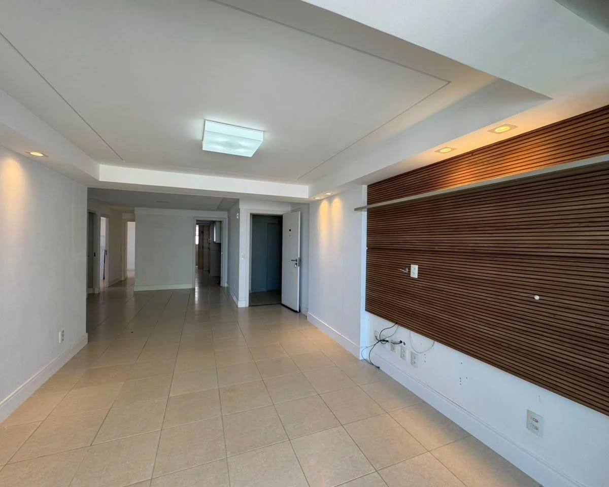 142 m² apartment with a water view and a home office — photo 13