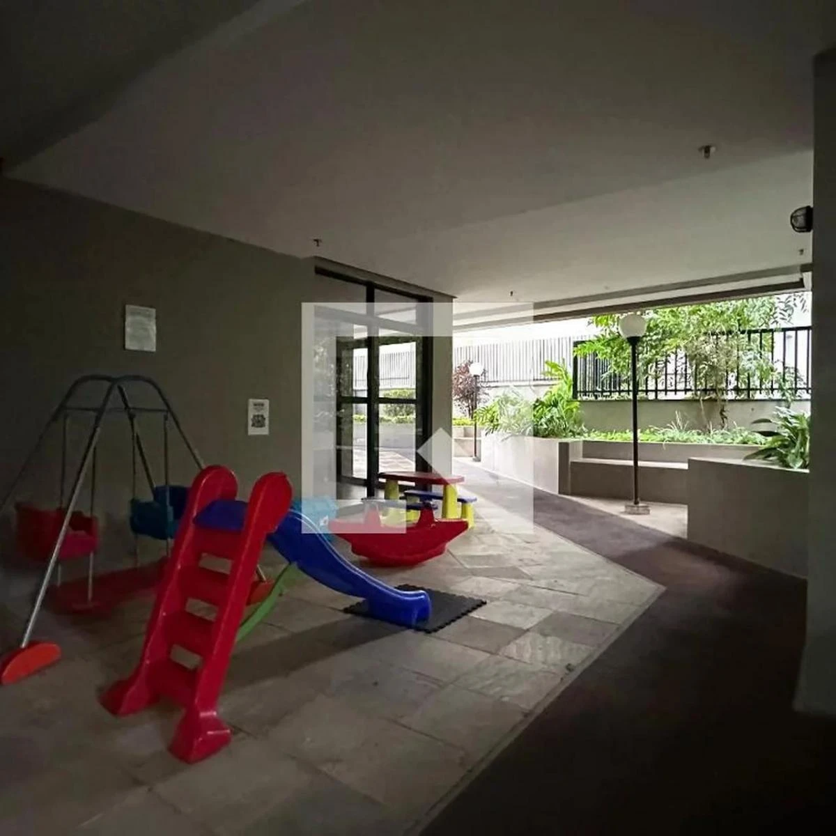 Unfurnished 4-bedroom apartment with 153 m² — photo 2