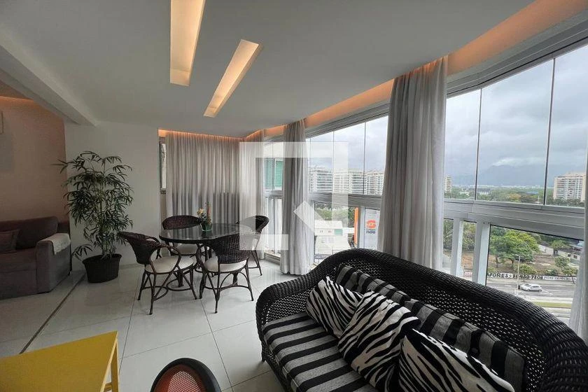 2-bedroom apartment in a building with a gym — photo 4