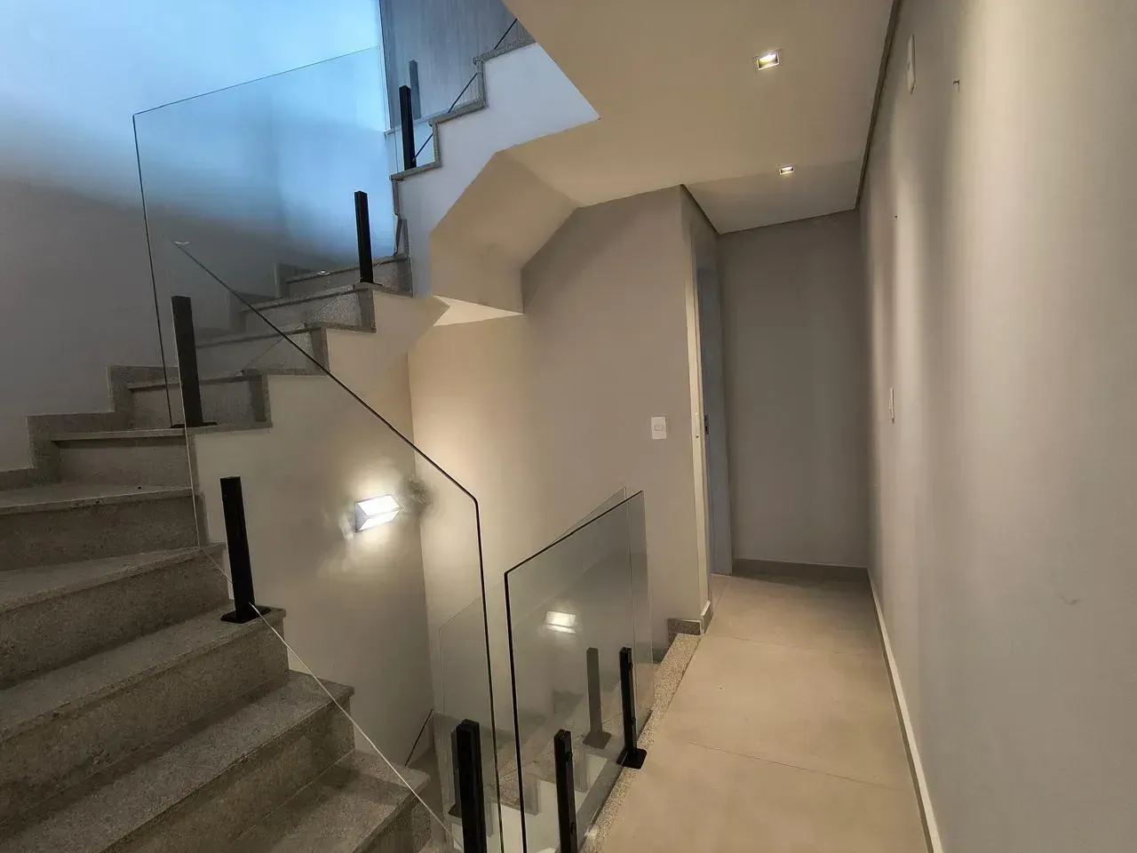 360 m² house with 4 bedrooms and open-plan kitchen — photo 17