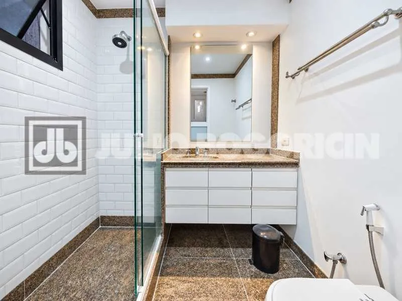 Квартира 125 м² із заскленим балконом та видом на гори — photo 13