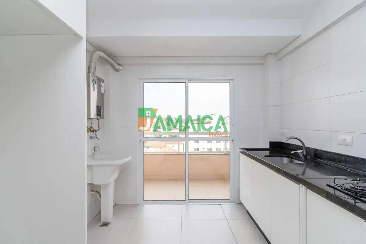Balcony with a grill in a 2-bedroom apartment, 52 m² — photo 23