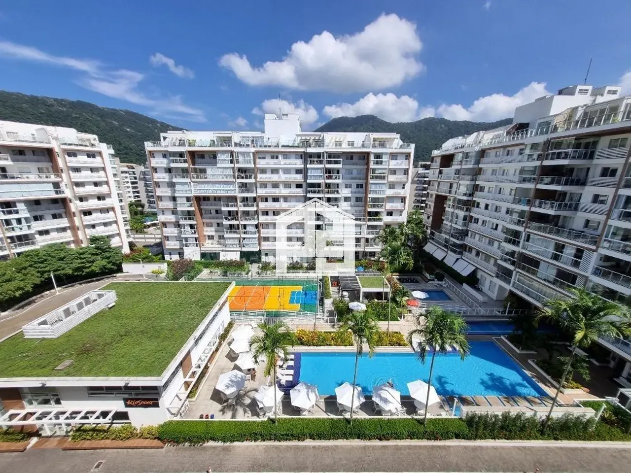 Apartment, 69 m², with a jacuzzi — photo 10