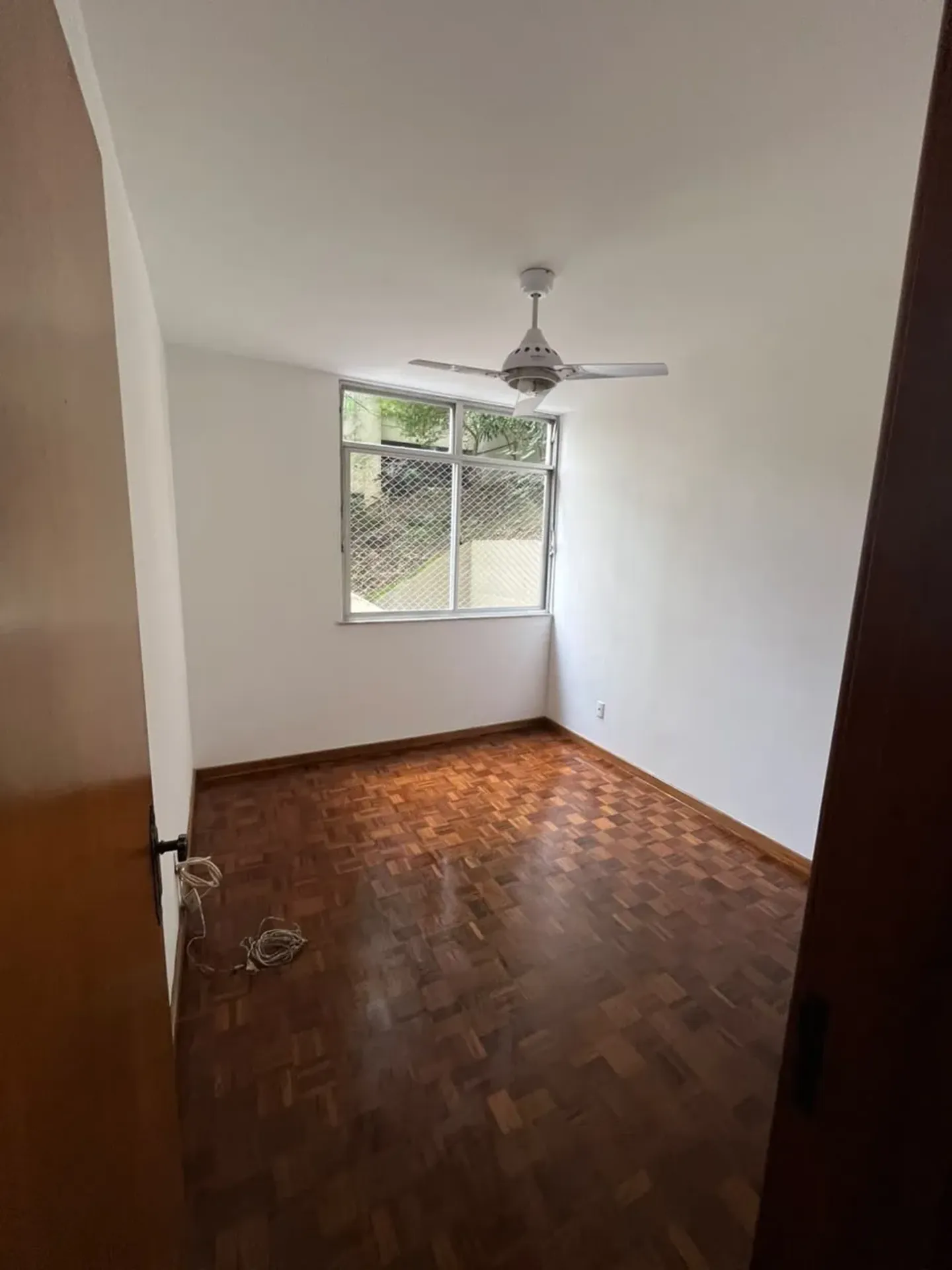 Apartment on the 1st floor with wood or laminate floors — photo 20
