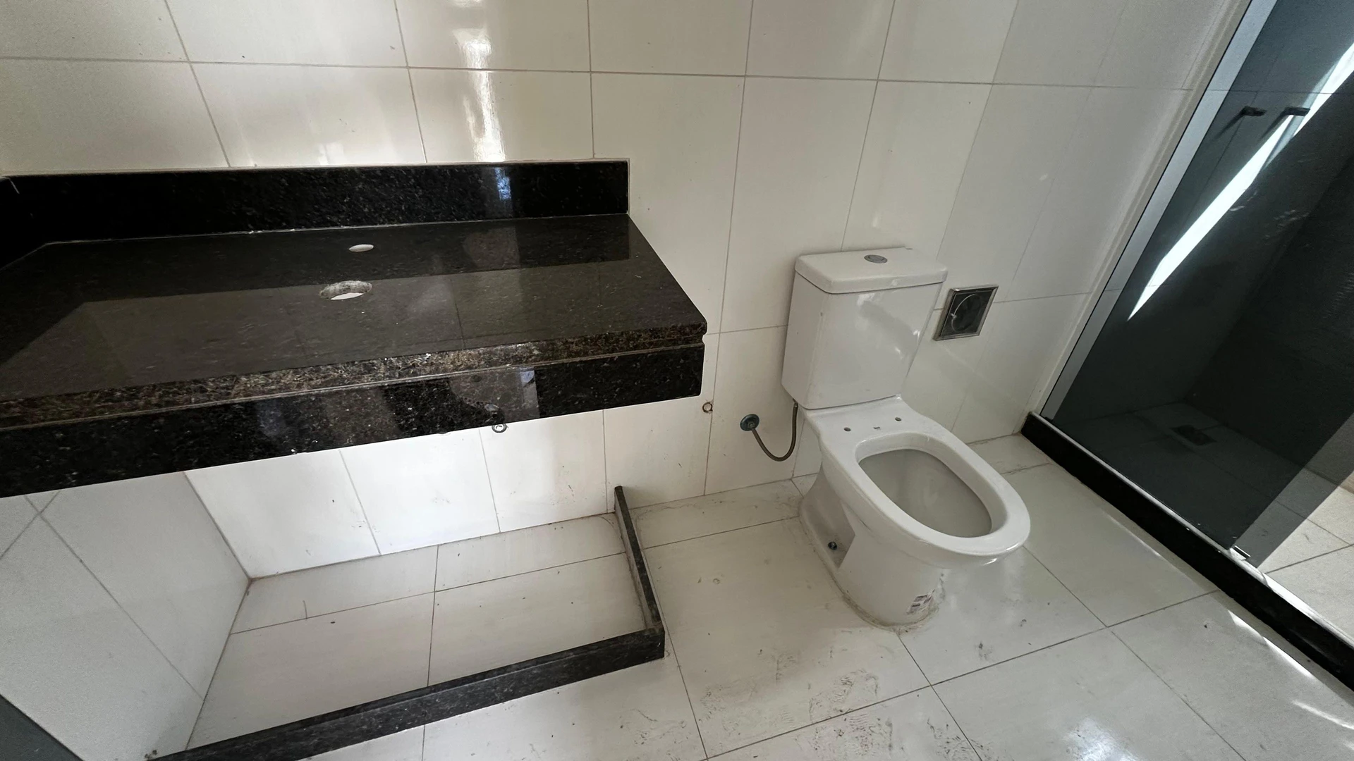 Casa com 4 quartos e 3 suítes, 2 vagas de garagem — photo 39