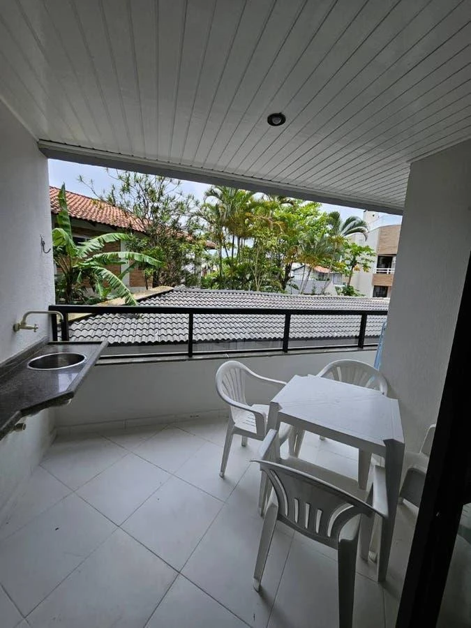 Furnished apartment, 84 m², with a glass-enclosed balcony — photo 24