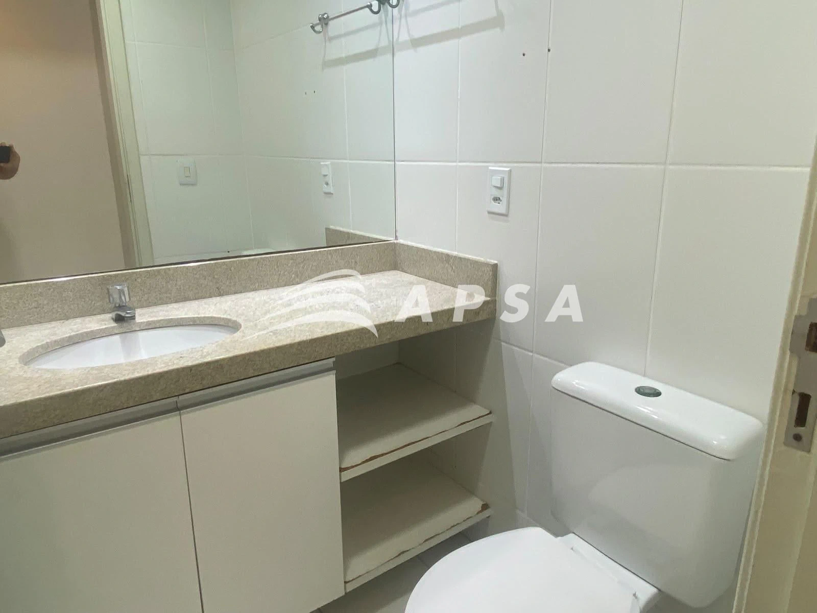 3-bedroom apartment with a glass-enclosed balcony — photo 10