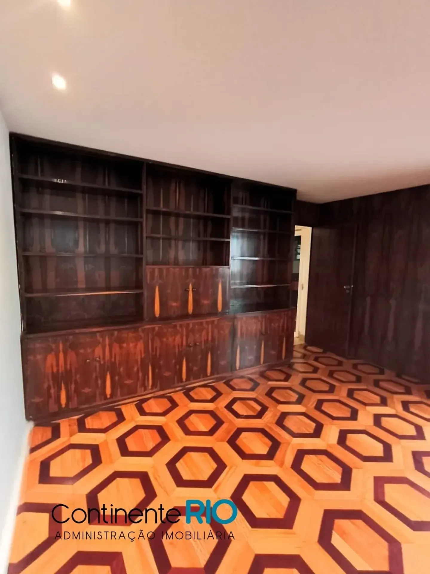 Ванна та 4 спальні: квартира 200 м² — photo 19
