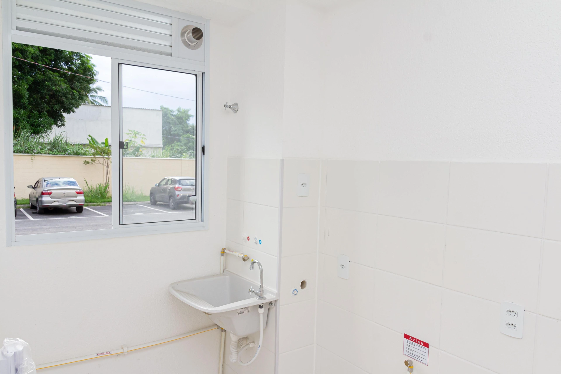 Apartamento de 2 habitaciones con balcón y jardín privado — photo 22
