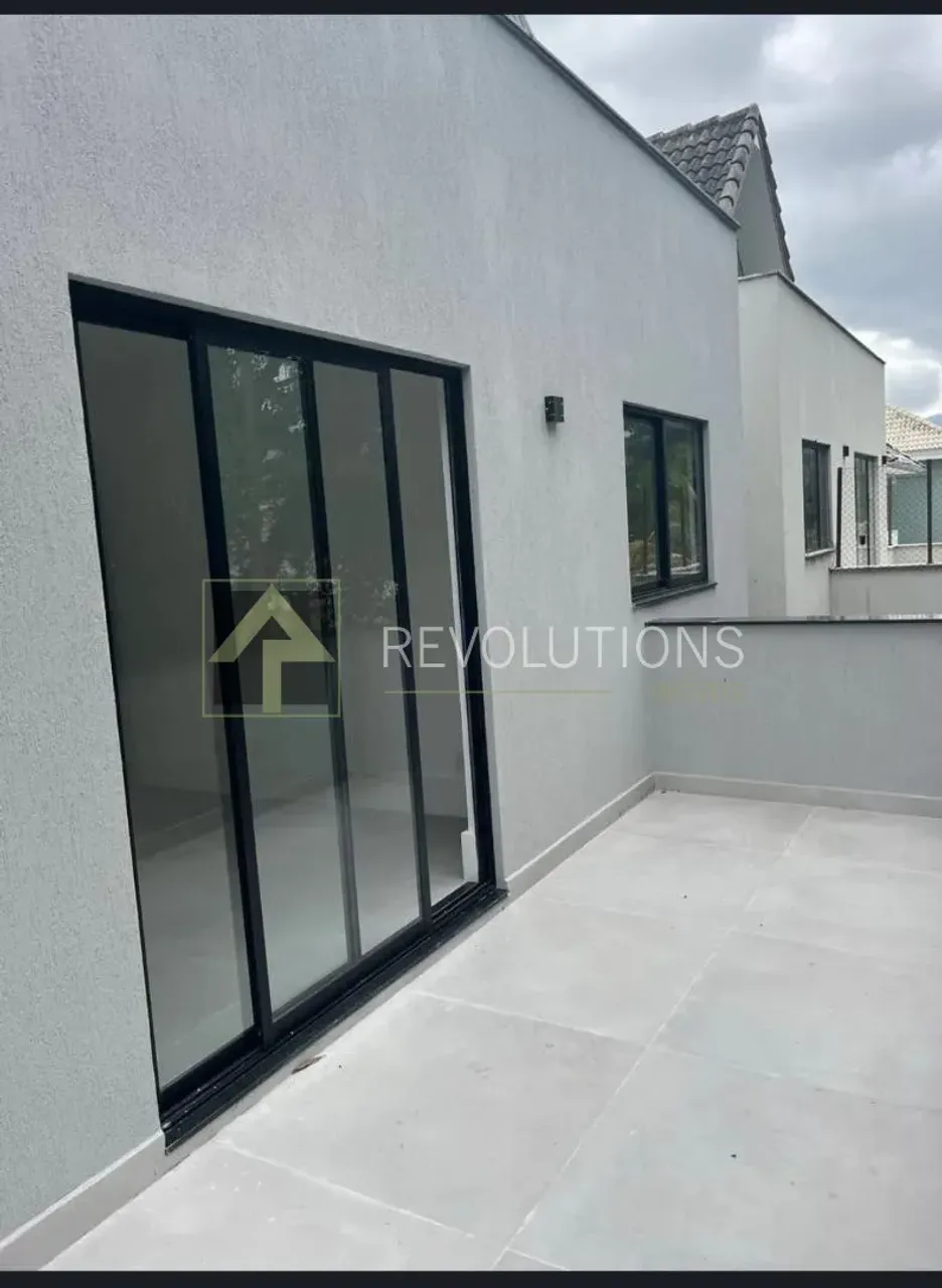 Casa com 3 quartos e 5 banheiros, com varanda — photo 14