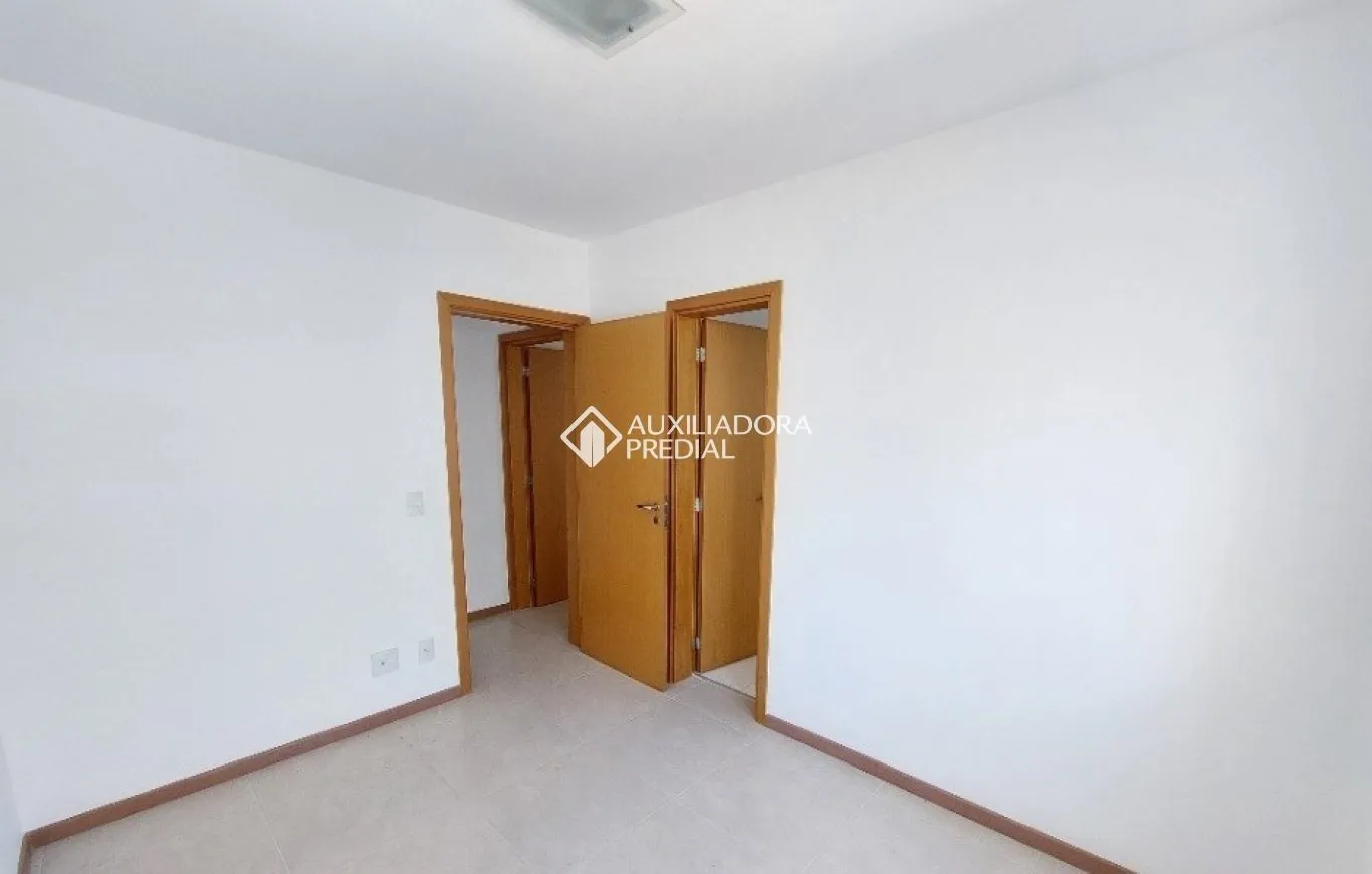 Apartment with open-plan kitchen and private garden — photo 10