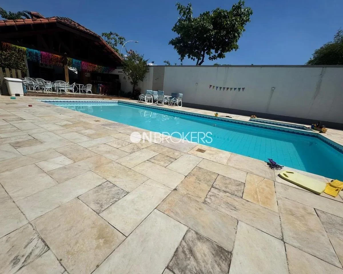 Furnished house with 1000 m², 5 en-suites and 7 parking spots — photo 12