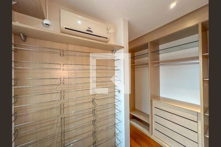3-bedroom apartment with a walk-in closet in Rio de Janeiro — photo 16