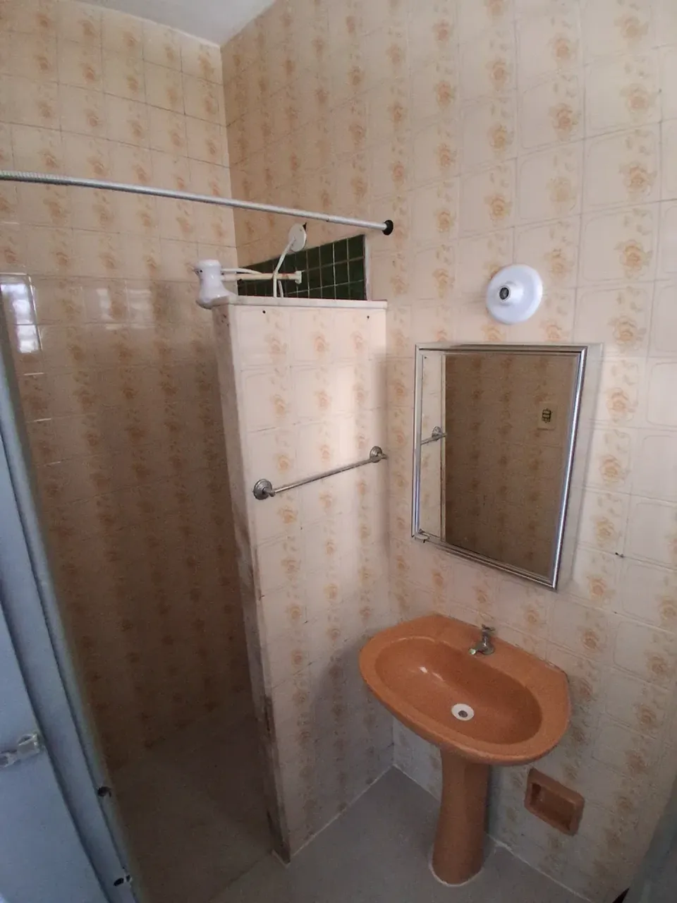 Unfurnished 1-bedroom 1-bath apartment, no parking — photo 4