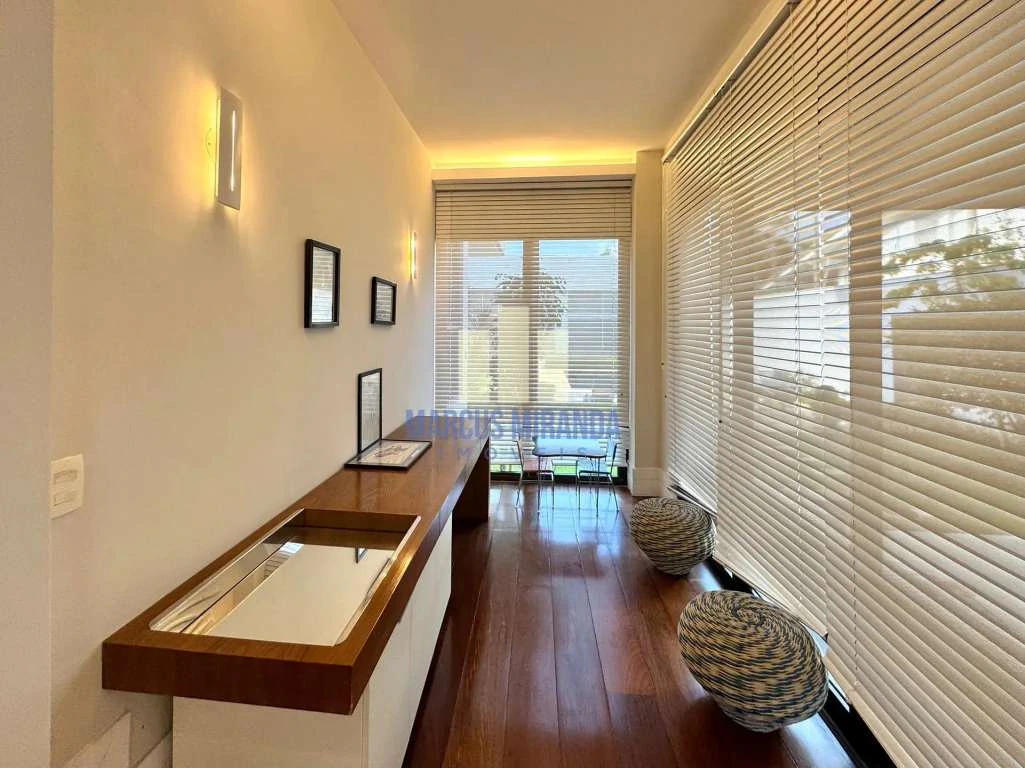 House with 5 bedrooms and 834 m², 6 parking and 9 baths — photo 5