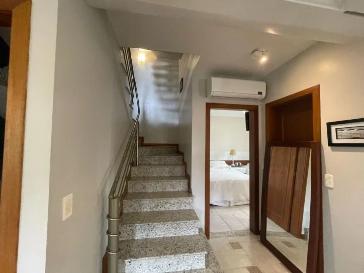 Ванна и 6 спален: дом 320 м² — photo 41
