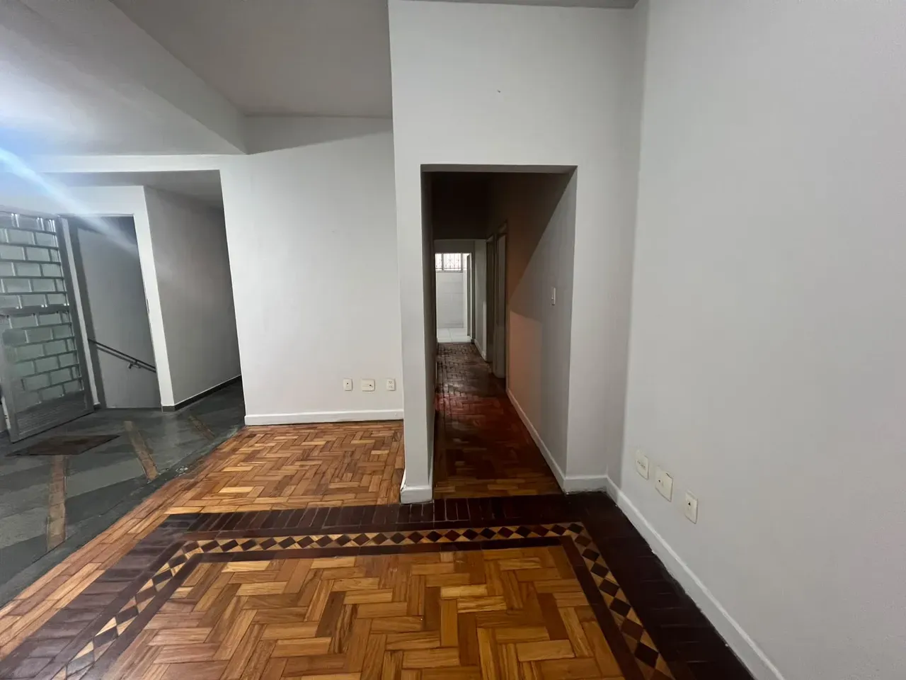 Apartment on the 2nd floor with wood or laminate floors — photo 13