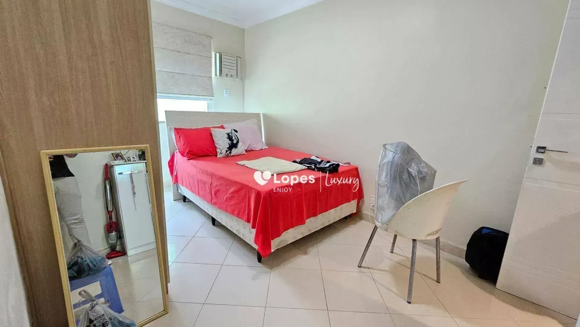 Furnished house with 6 en-suite suites and a private pool — photo 25
