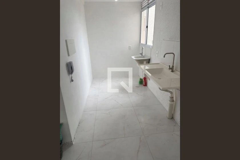 2-bedroom apartment with a compact kitchenette — photo 6