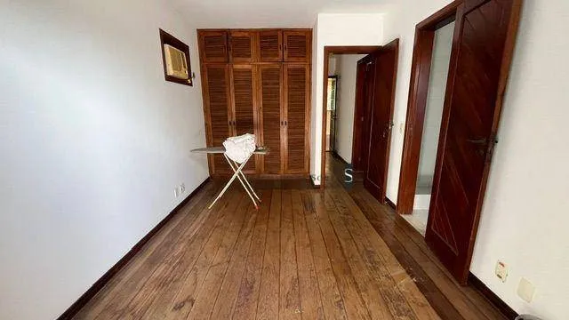 Furnished house, 395 m², with a glass-enclosed balcony — photo 46