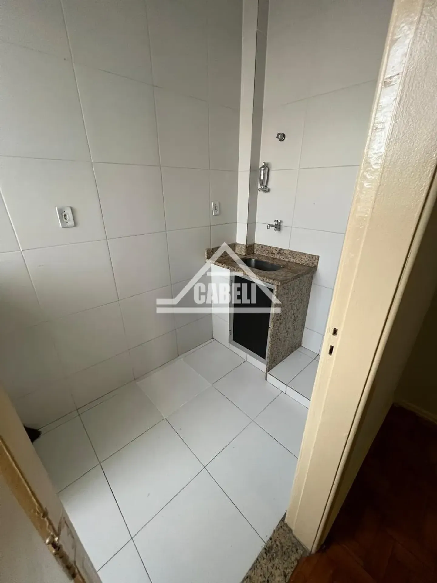 Apartment on the 5th floor with wood or laminate floors — photo 9