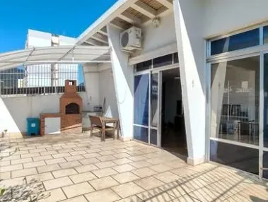 Cobertura duplex com vista pela janela e 3 quartos