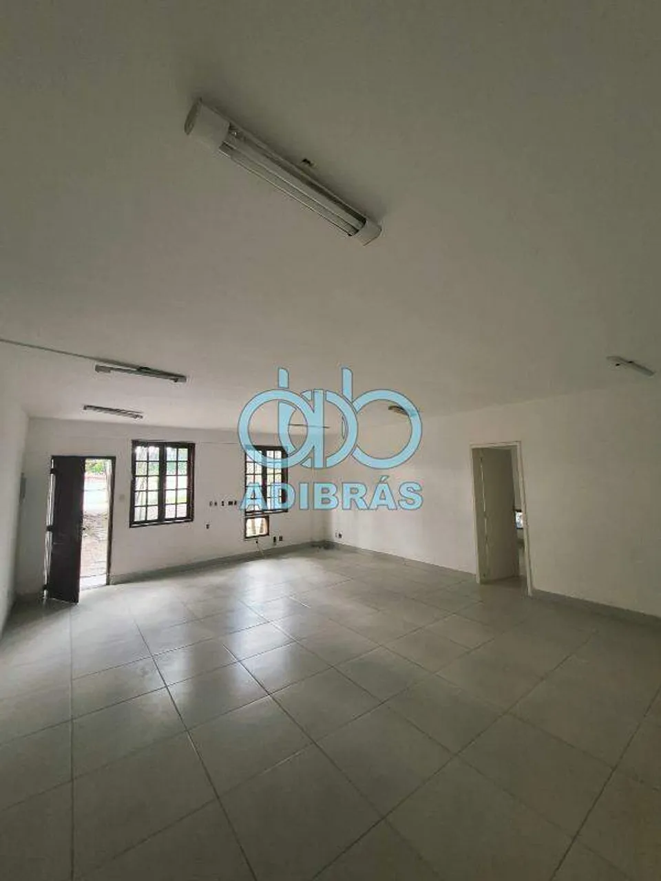 Rental house with 3 bedrooms and 2 bathrooms — photo 4