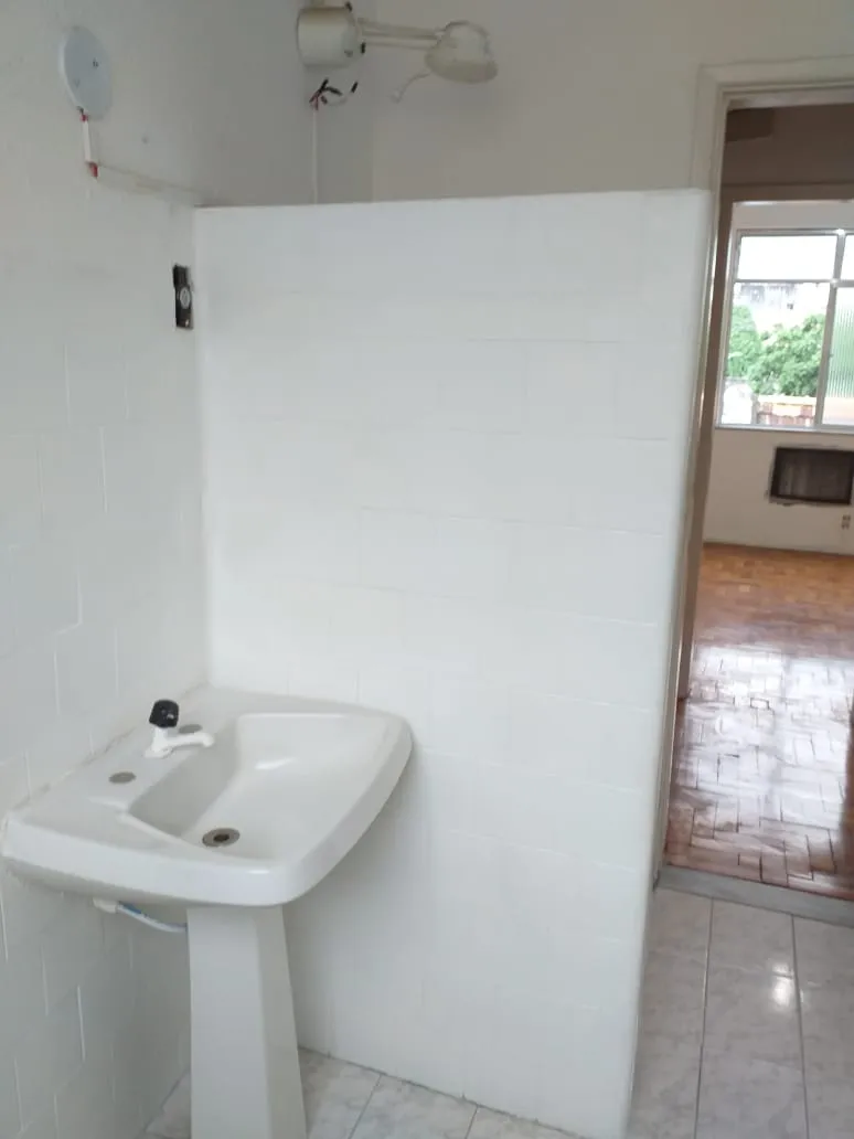 One-bedroom apartment with a mountain view — photo 9