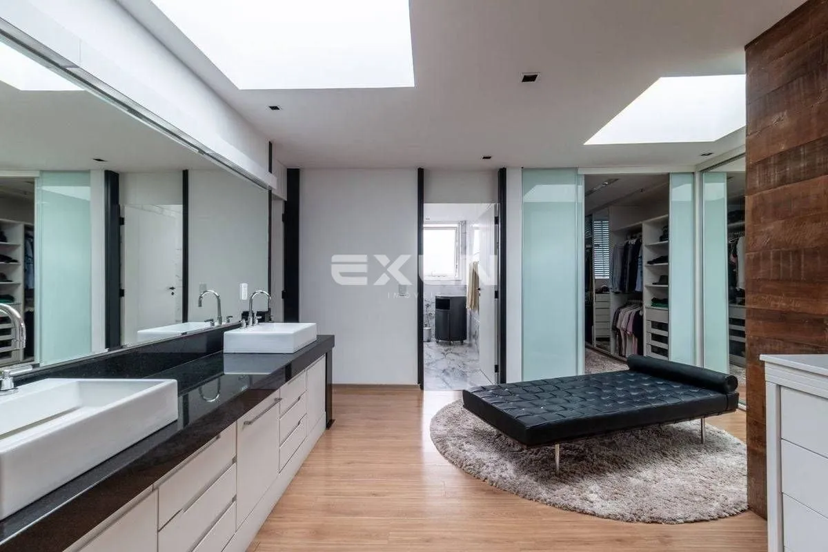 House with 5 bedrooms and 829 m² plus 4 parking spots — photo 22