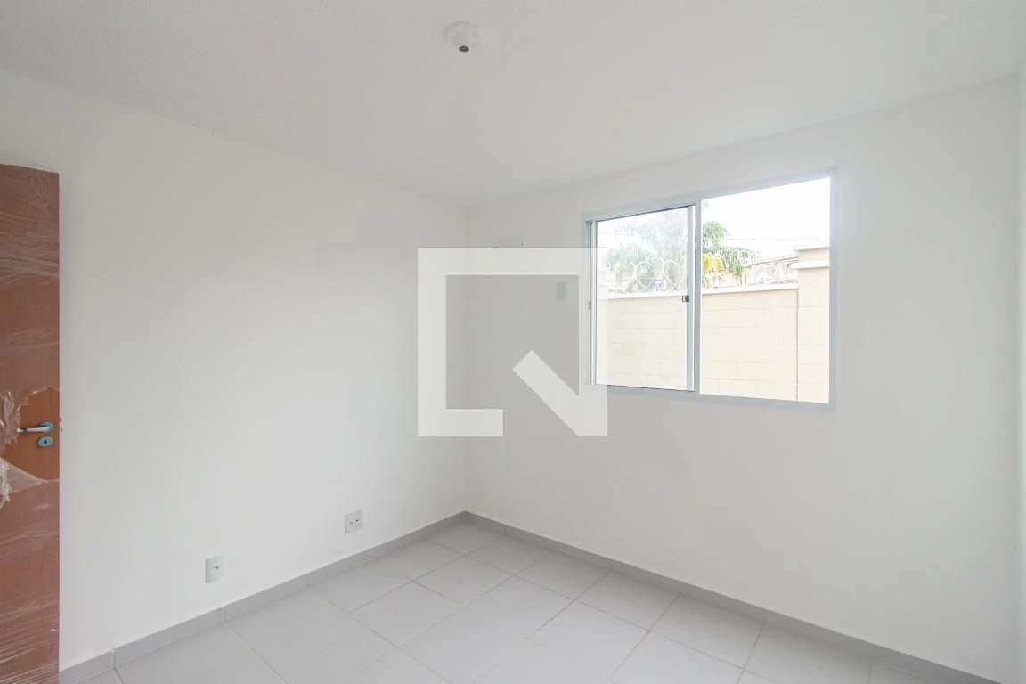 Unfurnished 2-bedroom apartment with private garden — photo 4