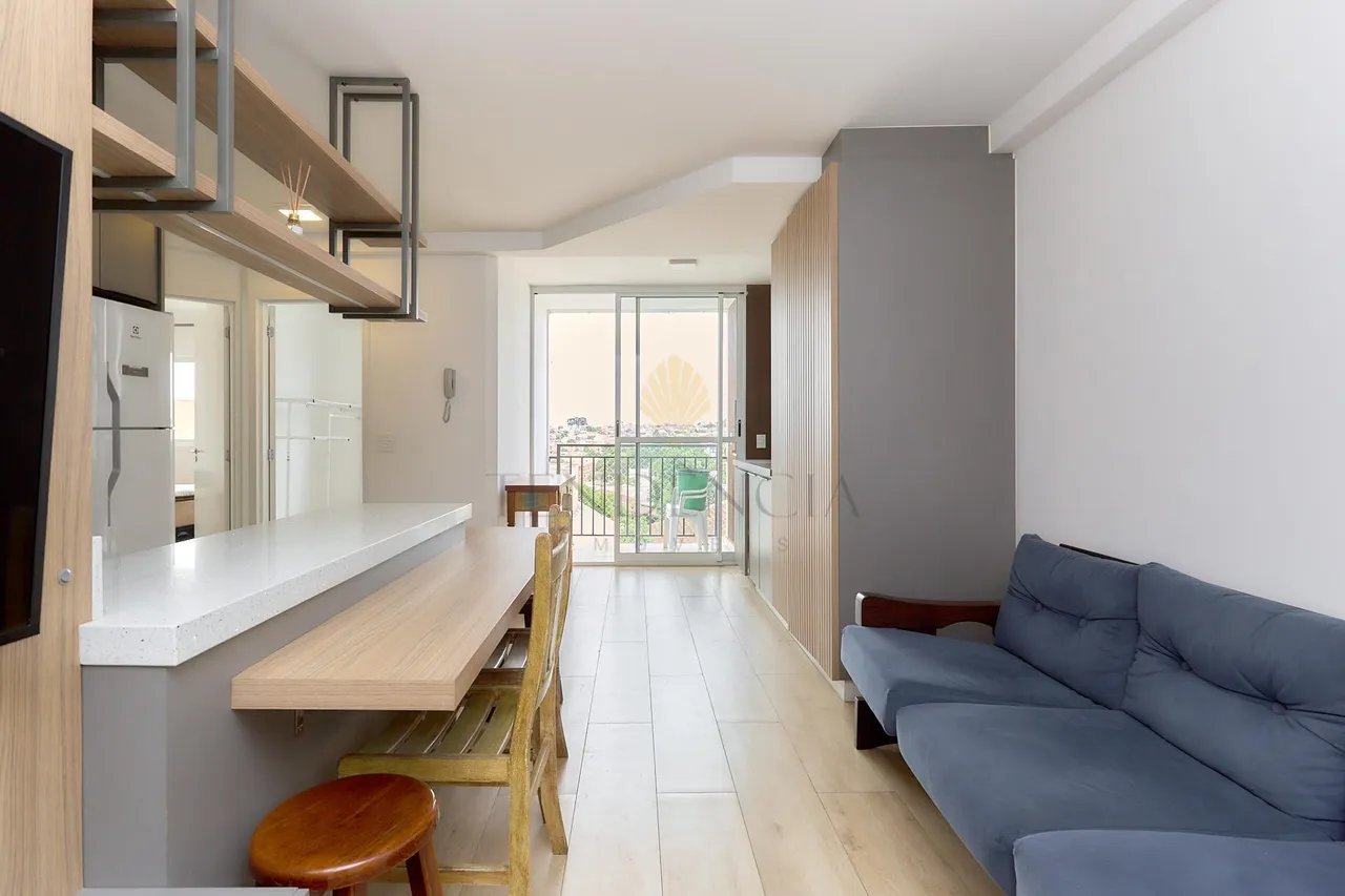 Apartamento mobiliado com 2 quartos e cozinha integrada