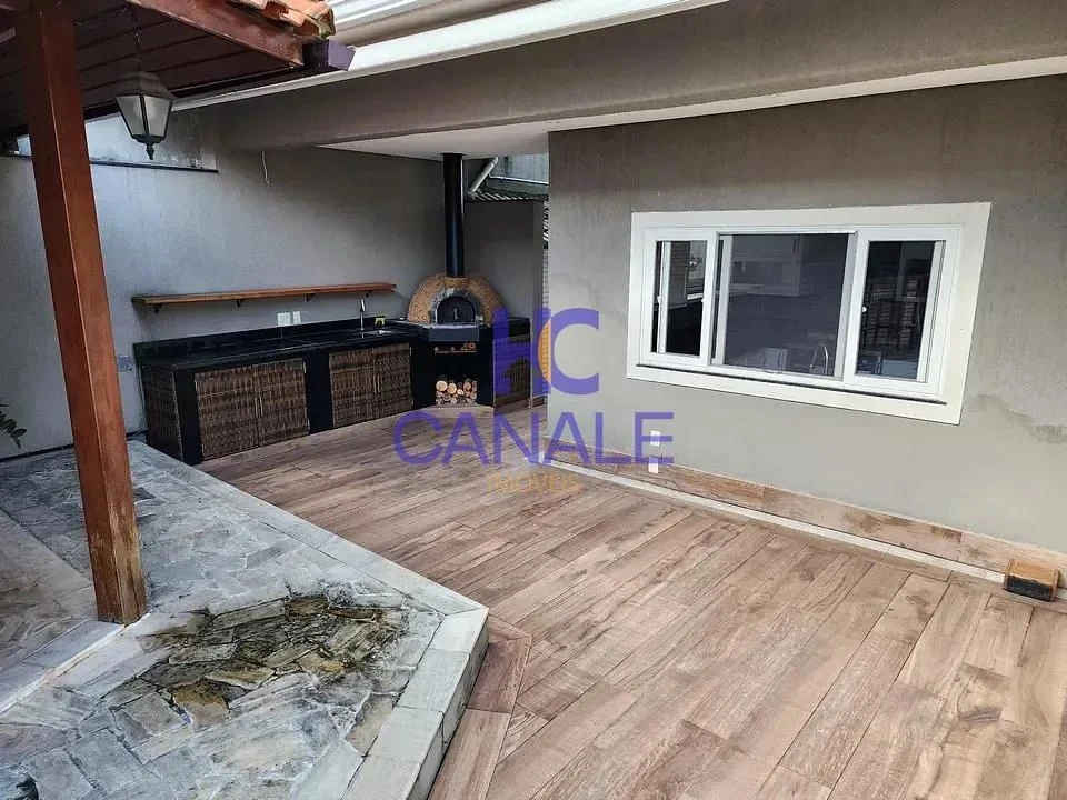 House with 5 bedrooms and mountain-view windows — photo 31