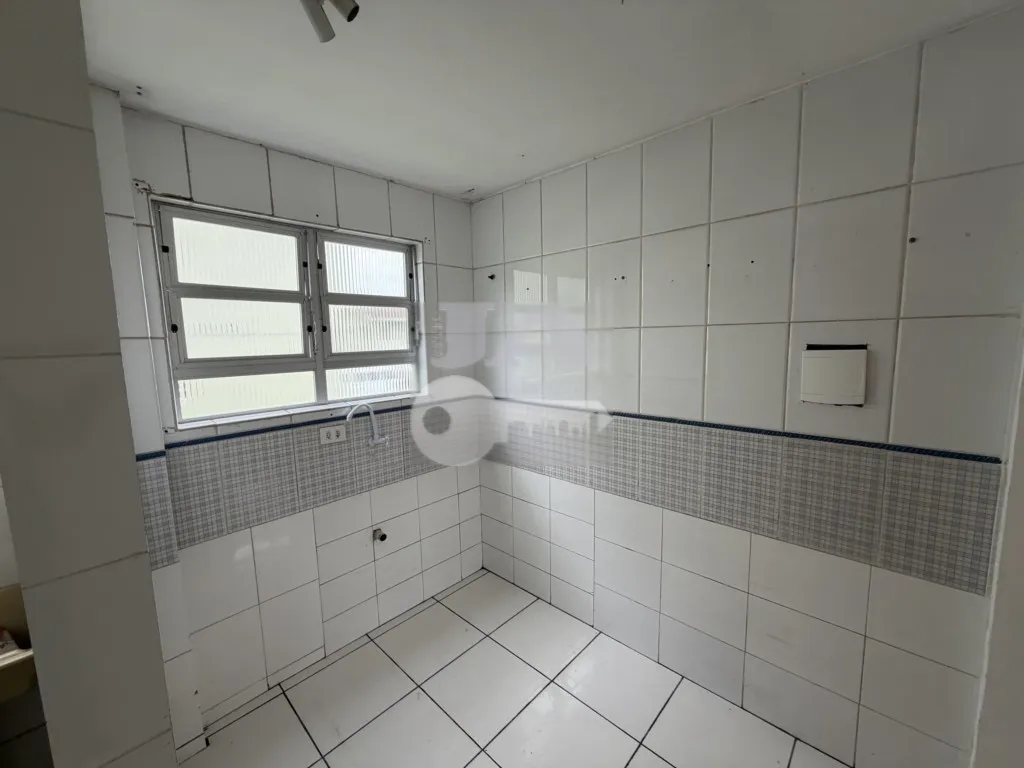 Apartment, 43 m², with wood or laminate floors — photo 3
