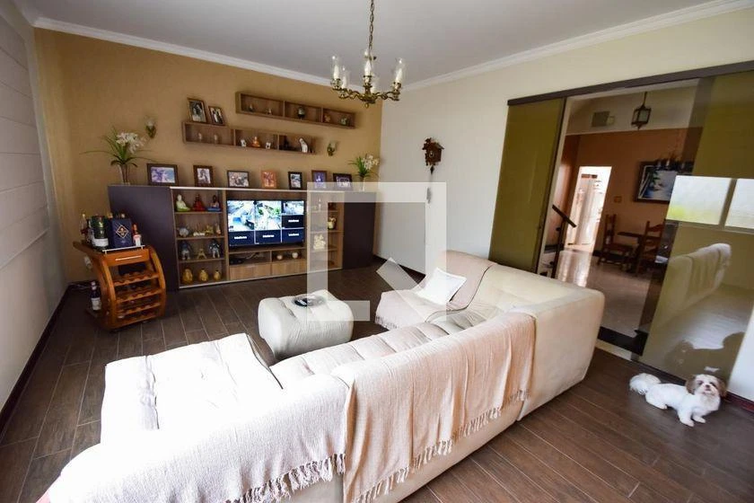 Rental house with 6 bedrooms and 260 m² total area — photo 6