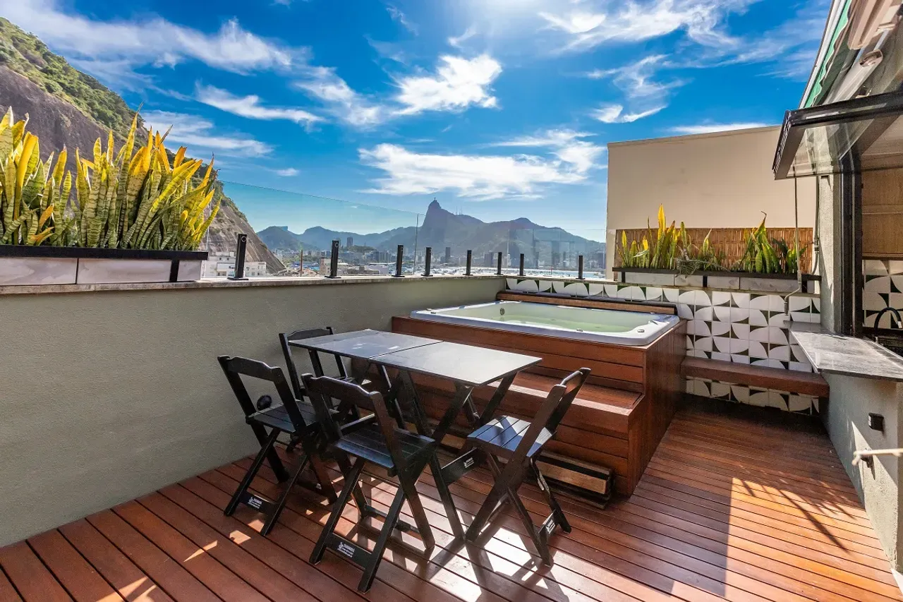 120 m² apartment with 2 bedrooms, 2 baths and a terrace — photo 41
