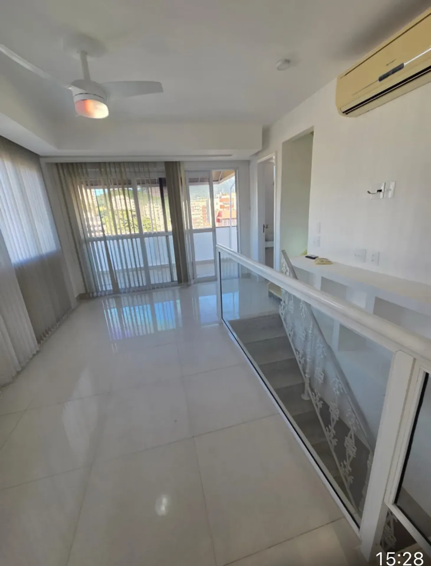 Unfurnished 3-bedroom apartment with terrace views — photo 32