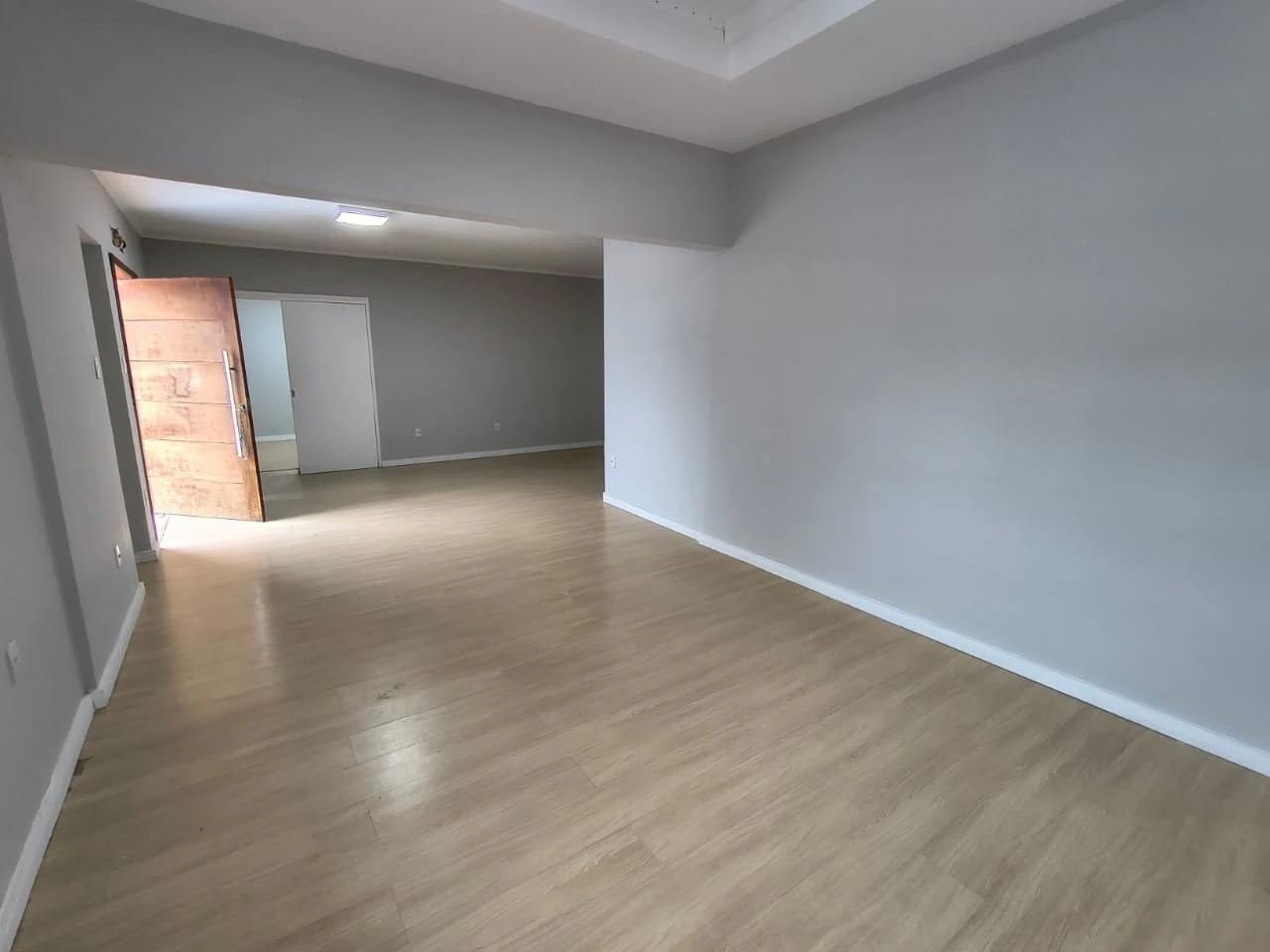 Casa sem mobília com 4 quartos, jardim privativo e 360 m² — photo 2