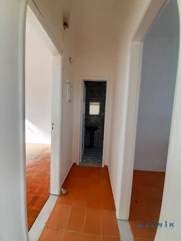 Apartment on the 2nd floor with wood or laminate floors — photo 13