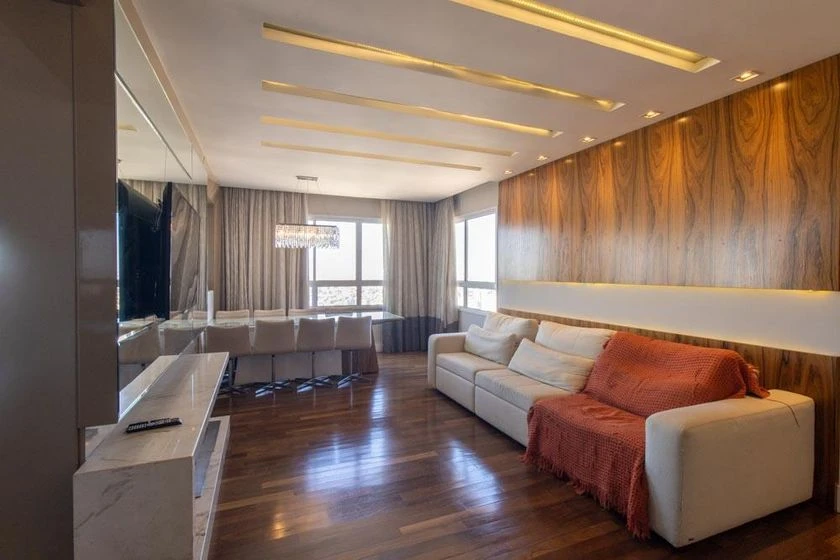 Rental apartment with 3 en-suite bedrooms and 3 parking spots