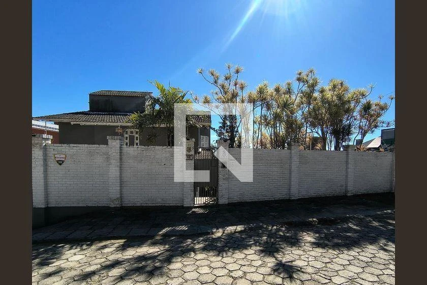 Furnished house with private garden and BBQ — photo 40