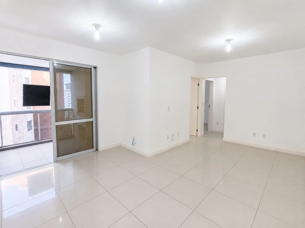 Квартира з 3 спальнями, 2 місцями та 160 м² — photo 2