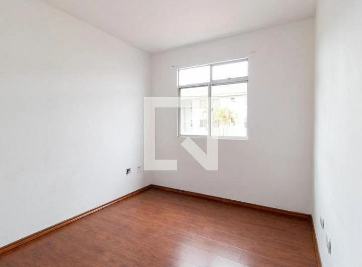 3-bedroom apartment with built-in kitchen cabinets — photo 6