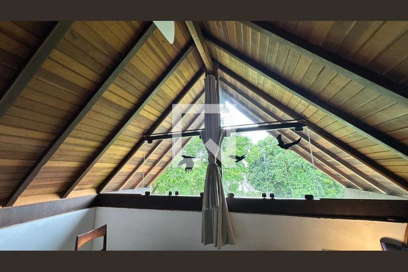 Casa com 5 quartos e cozinha aberta de 300 m² — photo 47