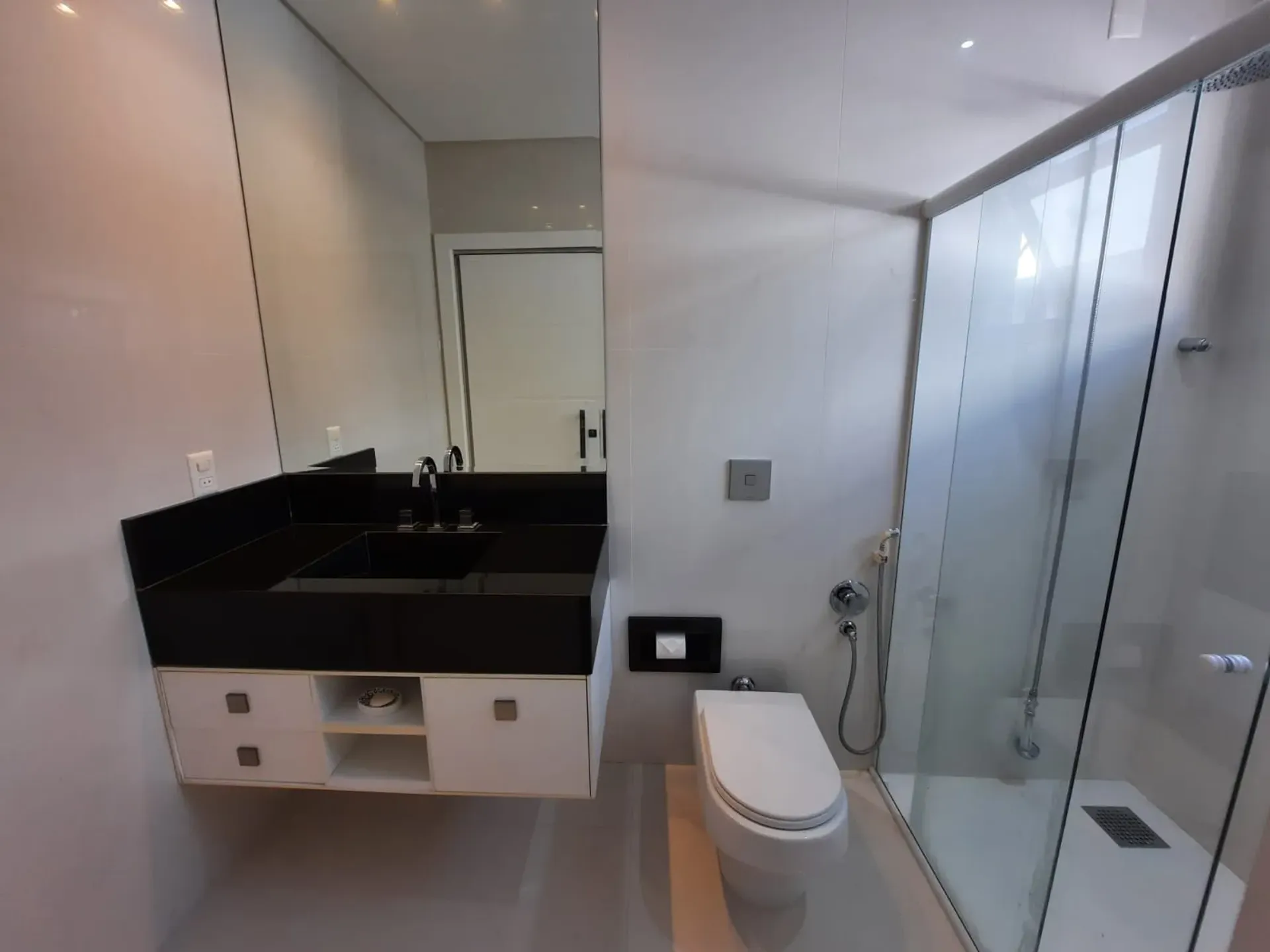 House with 7 bedrooms and an open-plan kitchen — photo 42