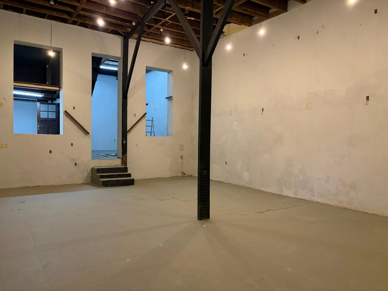 Unfurnished 326 m² house with 2 bedrooms and 2 bathrooms — photo 14