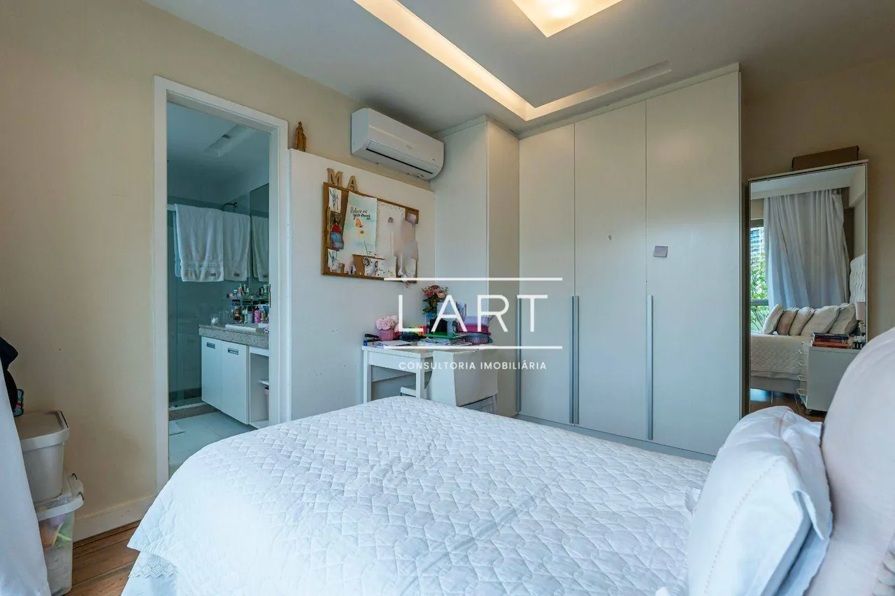 4-bedroom apartment with gas open-plan kitchen and 233 m² — photo 13